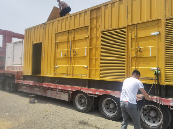泰兴除了负载情况和发动机维护，还有哪些因素会影响 200kw 柴油发电机的油耗？