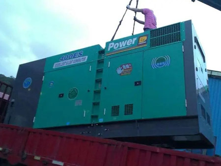 泰兴柴油发电机组转速不稳定时，如何对发动机进行维护？