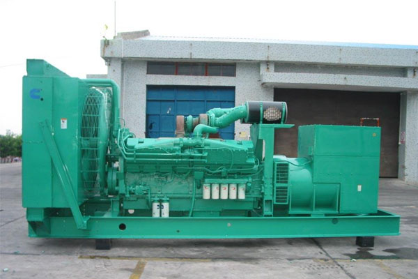 泰兴工厂发电机应急发电时如何更准确地检查发电机状态？