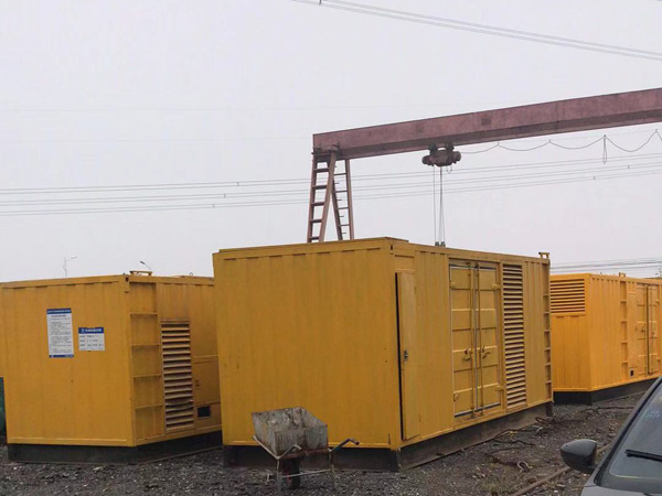 泰兴100kw柴油发电机组每小时油耗？