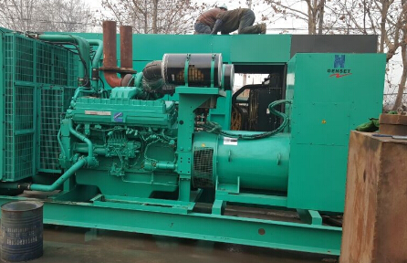 泰兴发电机组如何判断水冷式机油散热器内部是否需要清洗？